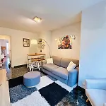 Appartamento Azure Horizons Seaside Escape Beaulieu-sur-Mer