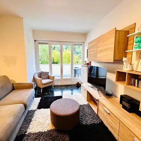 Διαμέρισμα Azure Horizons Seaside Escape