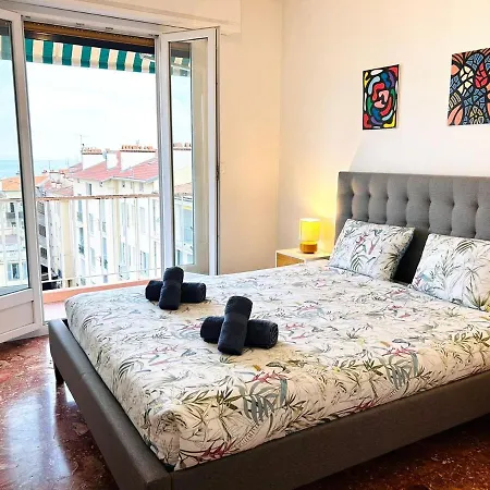 Azure Horizons Seaside Escape *