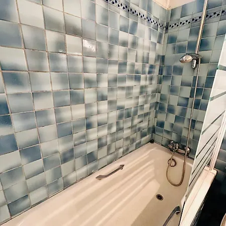 Διαμέρισμα Azure Horizons Seaside Escape *