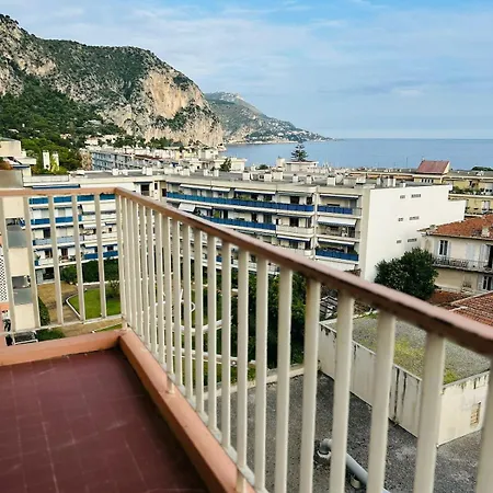 Διαμέρισμα Azure Horizons Seaside Escape *